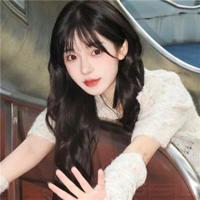 演员凯文·詹姆斯 